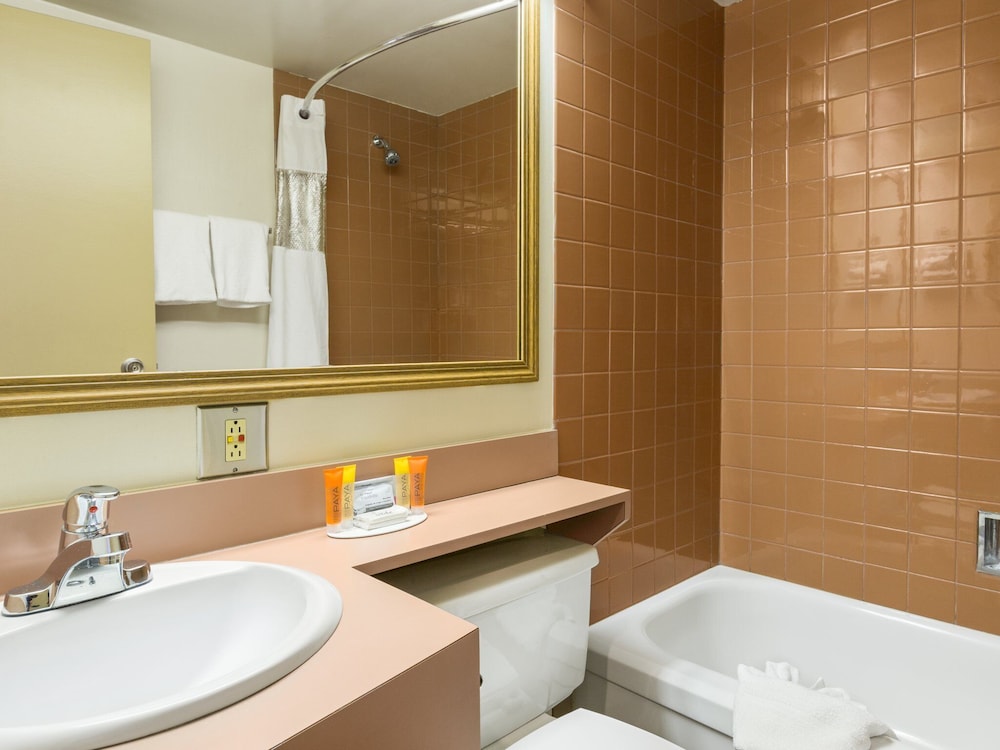 Travelodge by Wyndham Edmonton East 14/29