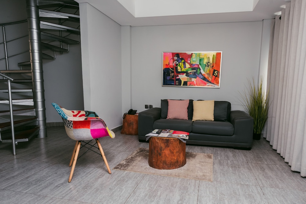 Urbano Hotel 32/50