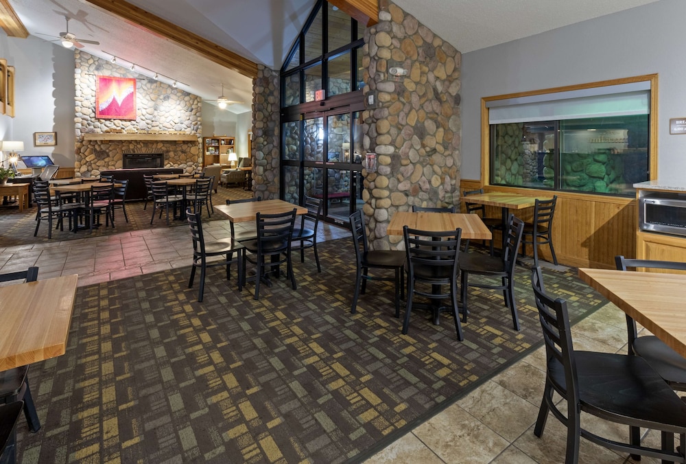 AmericInn by Wyndham Silver Bay 48/59