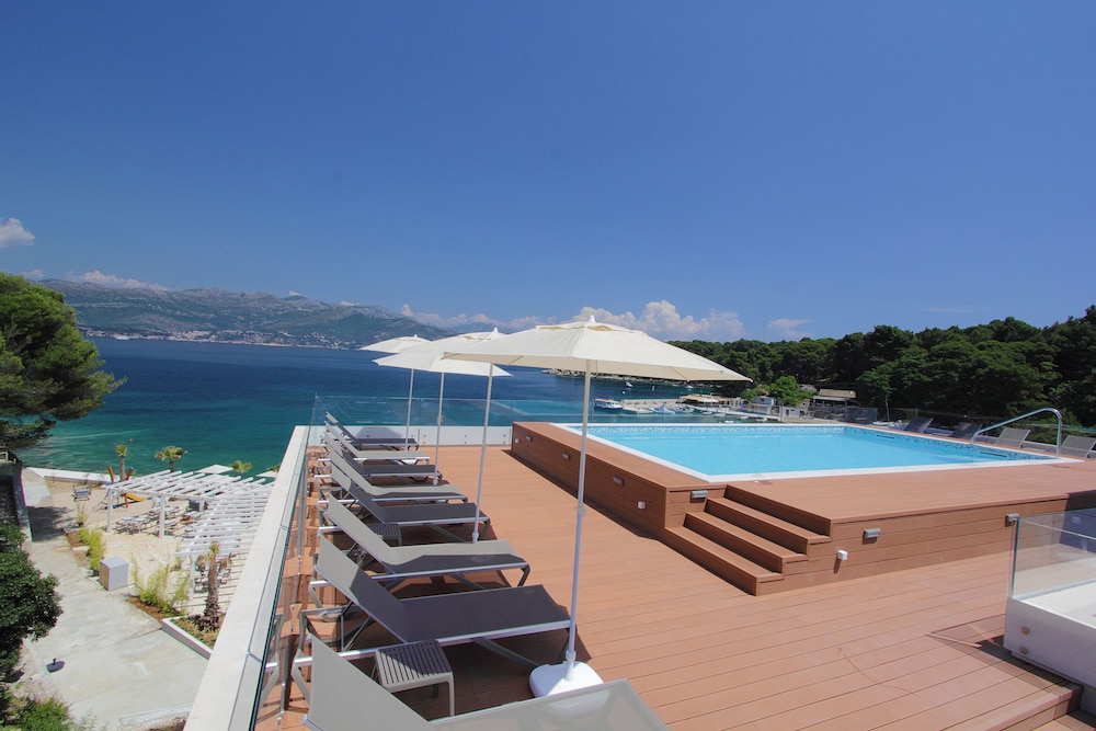 Kalamota Beach House 5/68