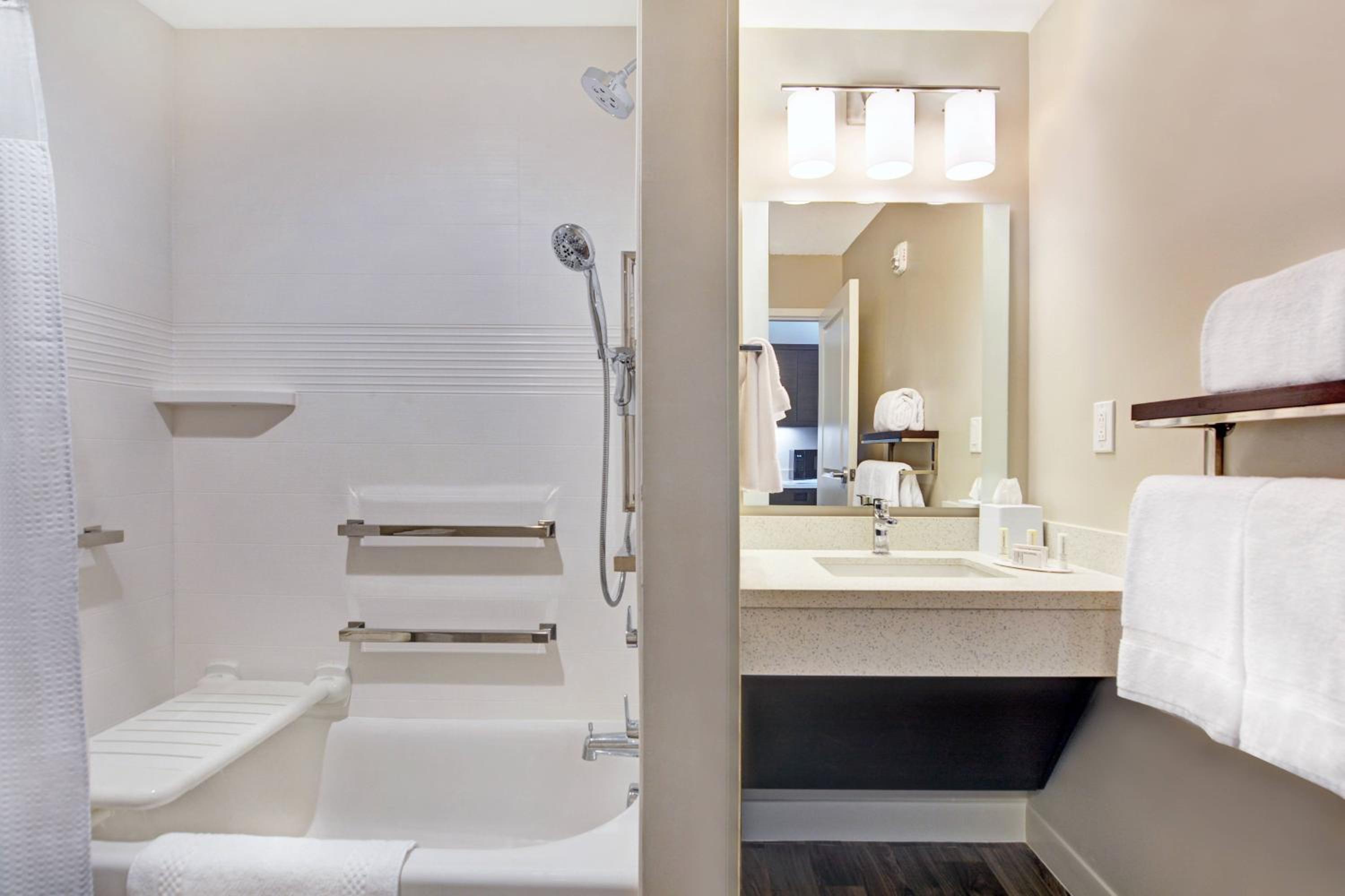استوديو بسرير كينج مع أريكة بحوض استحمام لذوي الإعاقة، TownePlace Suites by Marriott Jackson Airport/Flowood 8/10