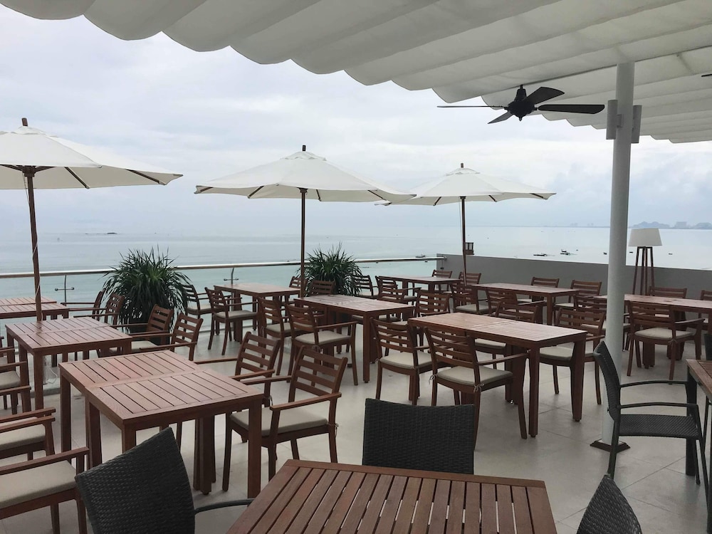 Dan Oasis Beach Hotel and Apartment 27/37