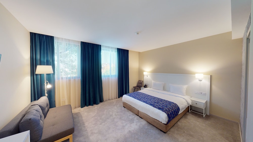 Epigraph Design Hotel 24/61