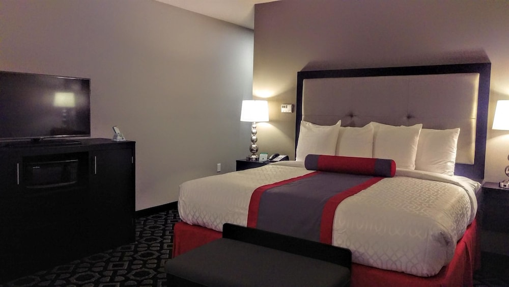 Best Western Plus Laredo Inn and Suites 18/37
