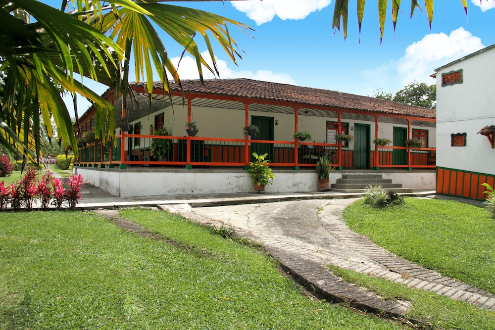 La Floresta Hotel Campestre 42/55