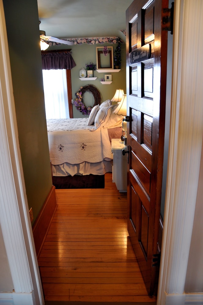 Garden Gate BnB 10/19