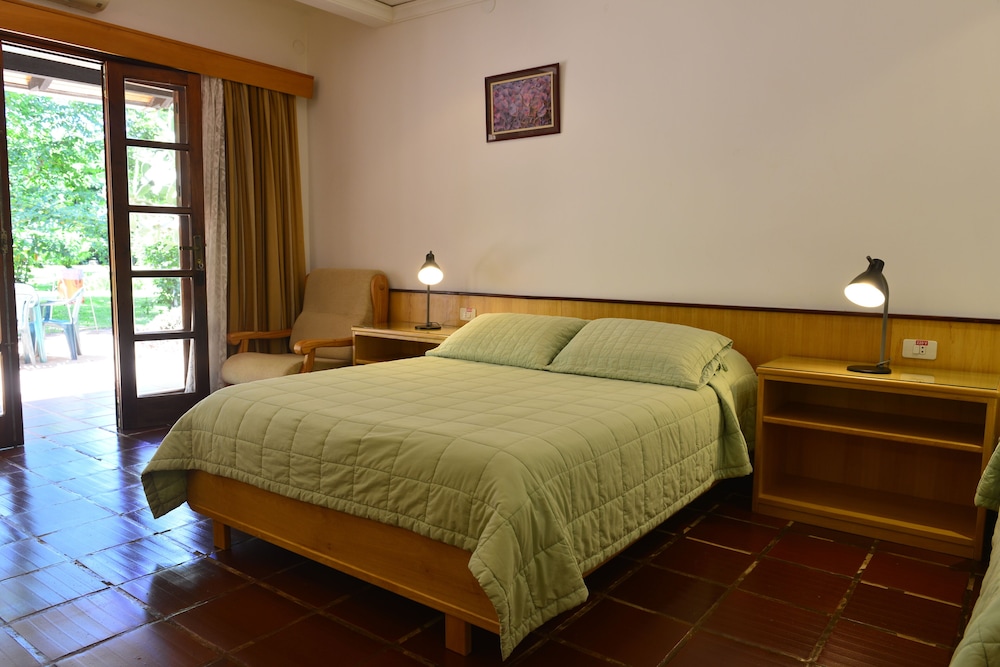 Papillon Hotel 9/50