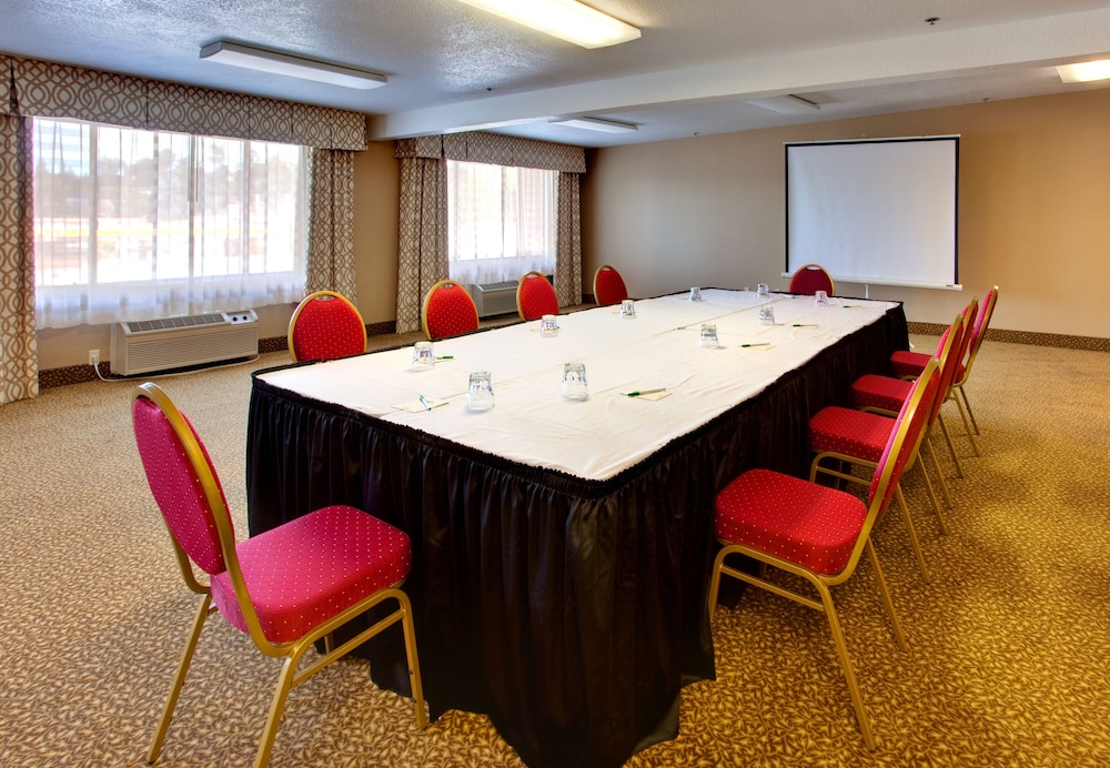 Holiday Inn Express La Mesa Near SDSU 55/72