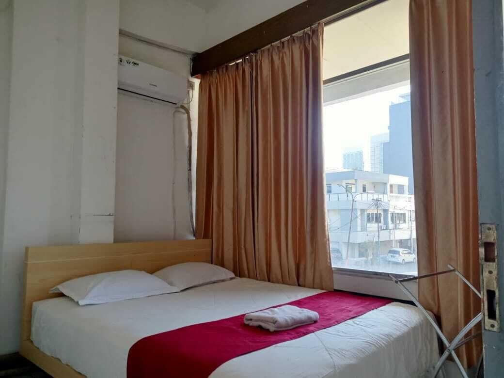 Business, Double Bed
