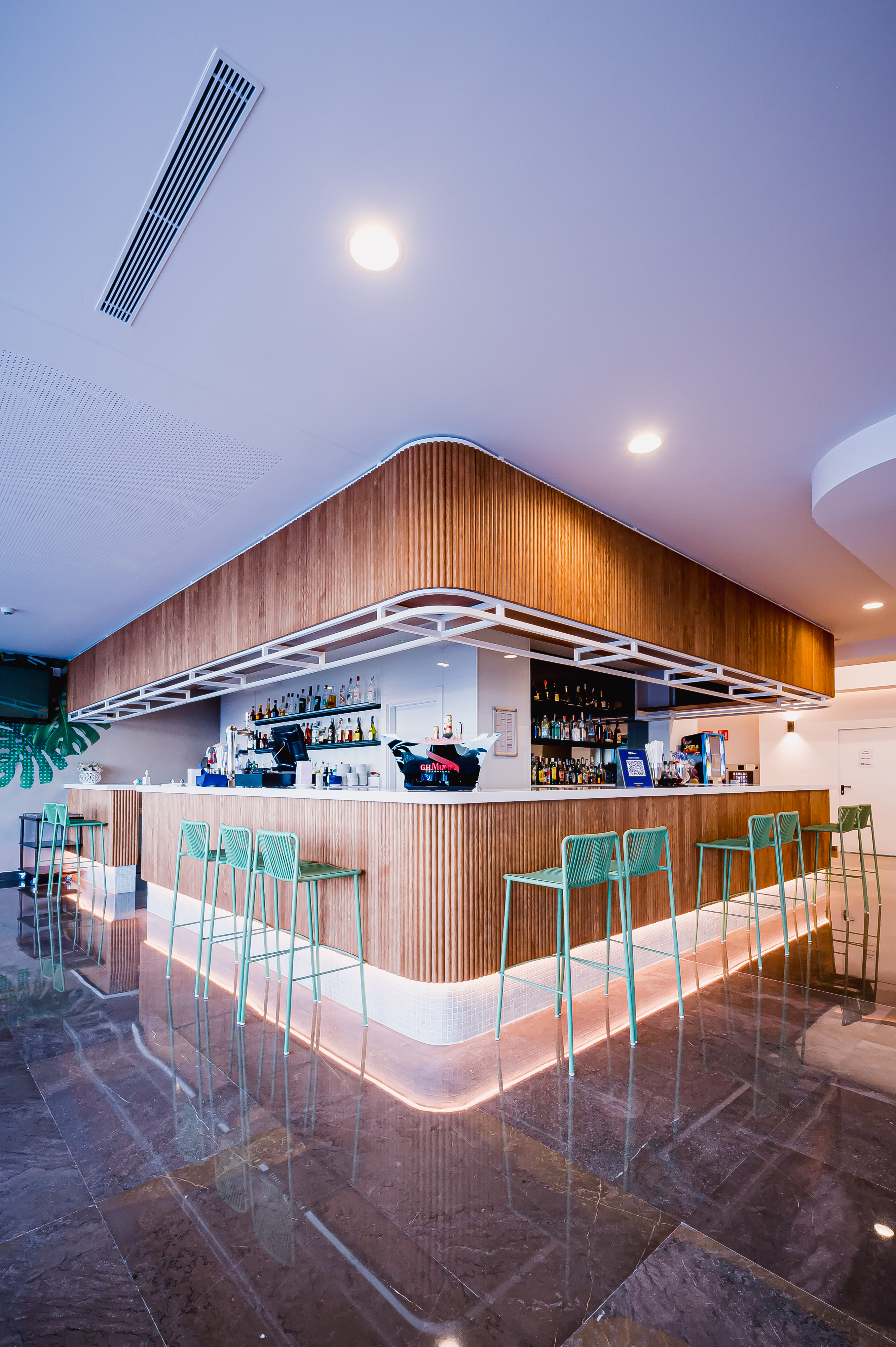 Cimbel Hotel 5/50