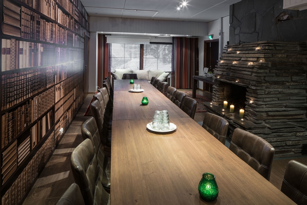 restaurant cafeteria