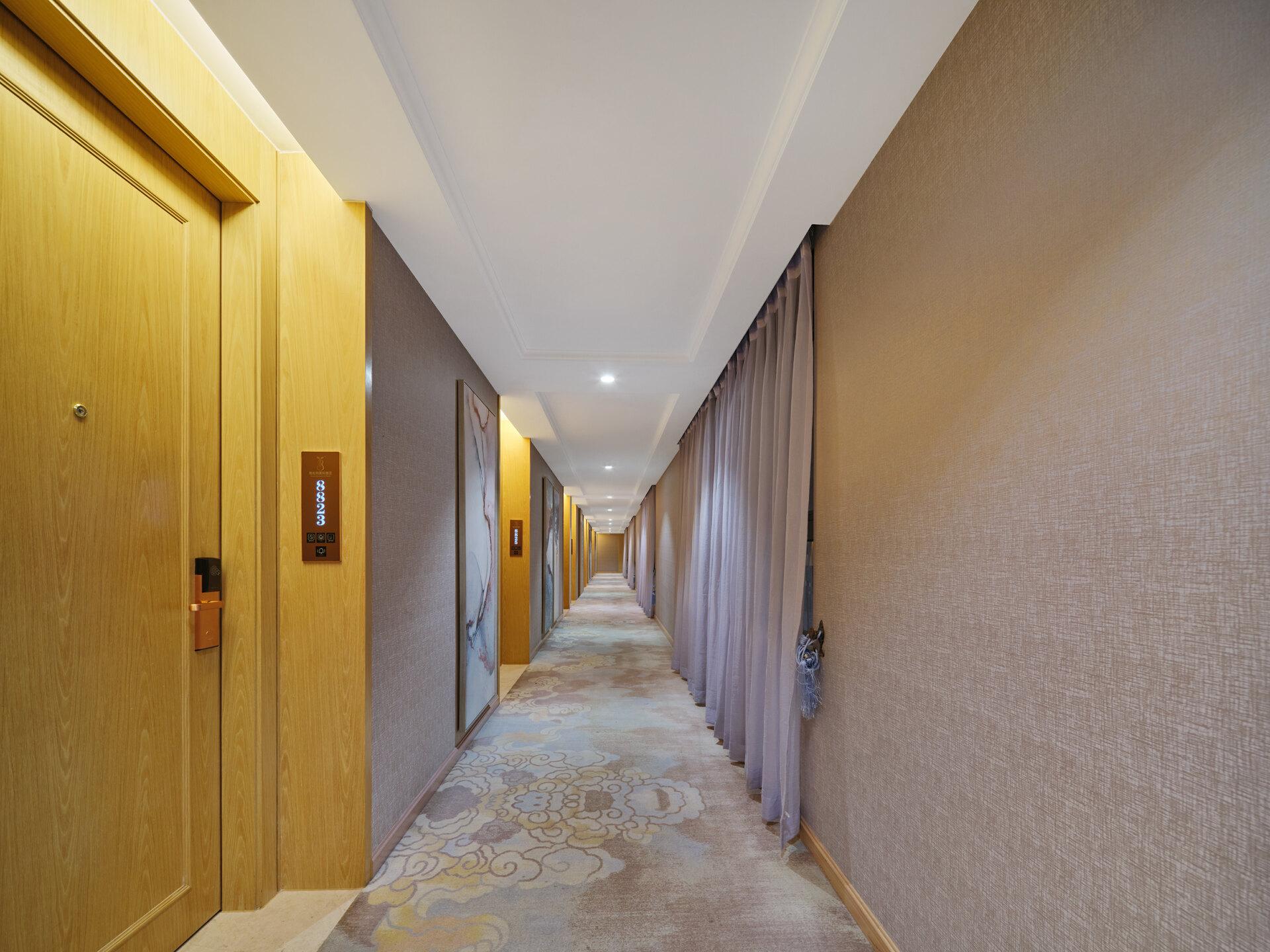 Vienna International Hotel (Shenzhen Huizhanwan Center) 25/50