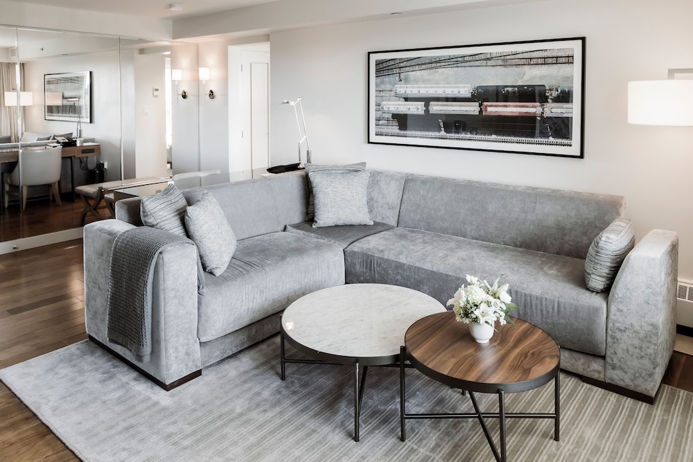 The James Hotel 36/48