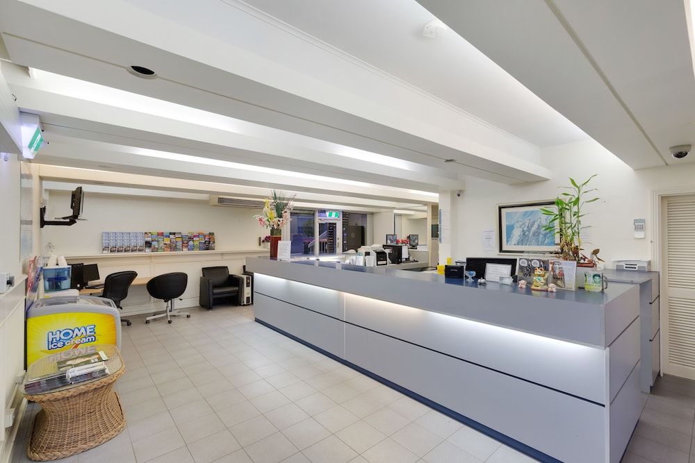Alexander Motor Inn & Apartments 6/60