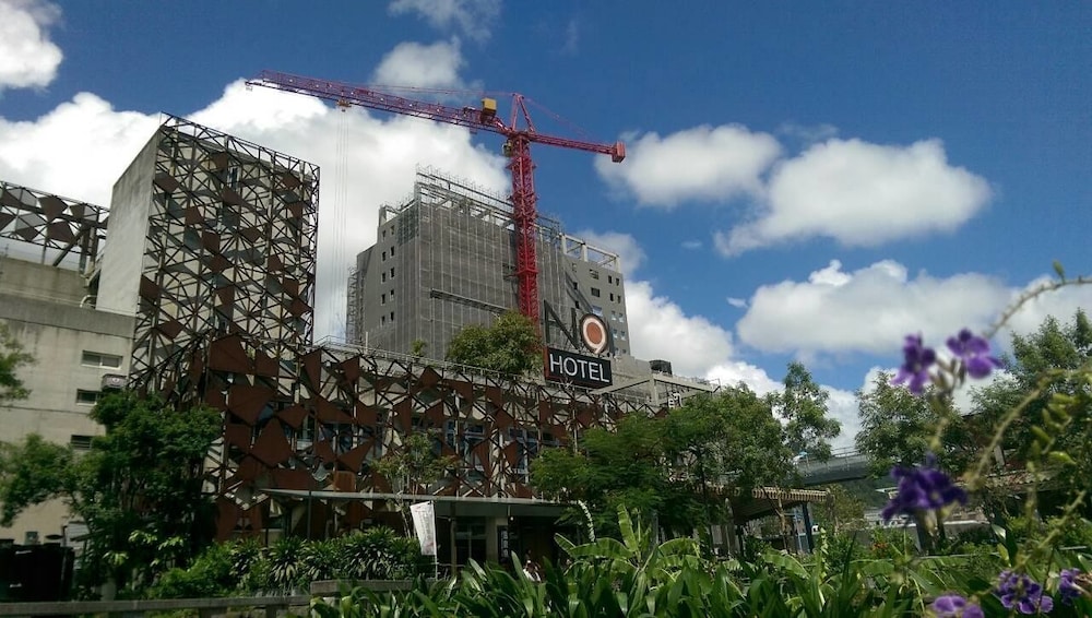 No.9 Hotel 6/76