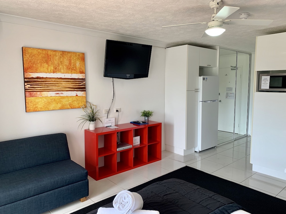 Outrigger Resort 45/76