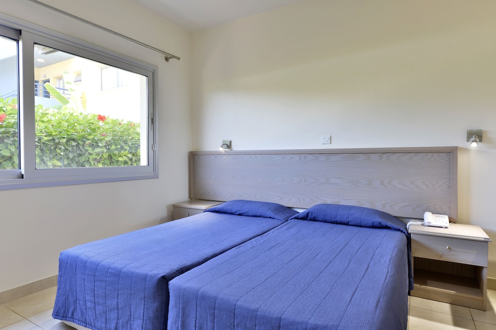Makronisos Holiday Village 13/50