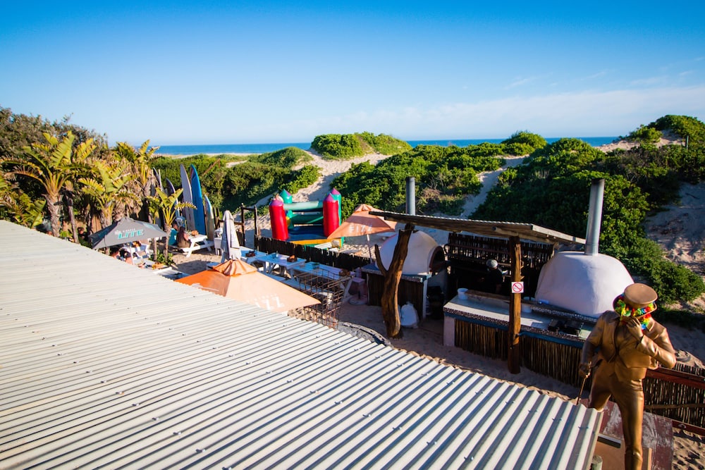 Pili Pili Beach Cabanas 21/30