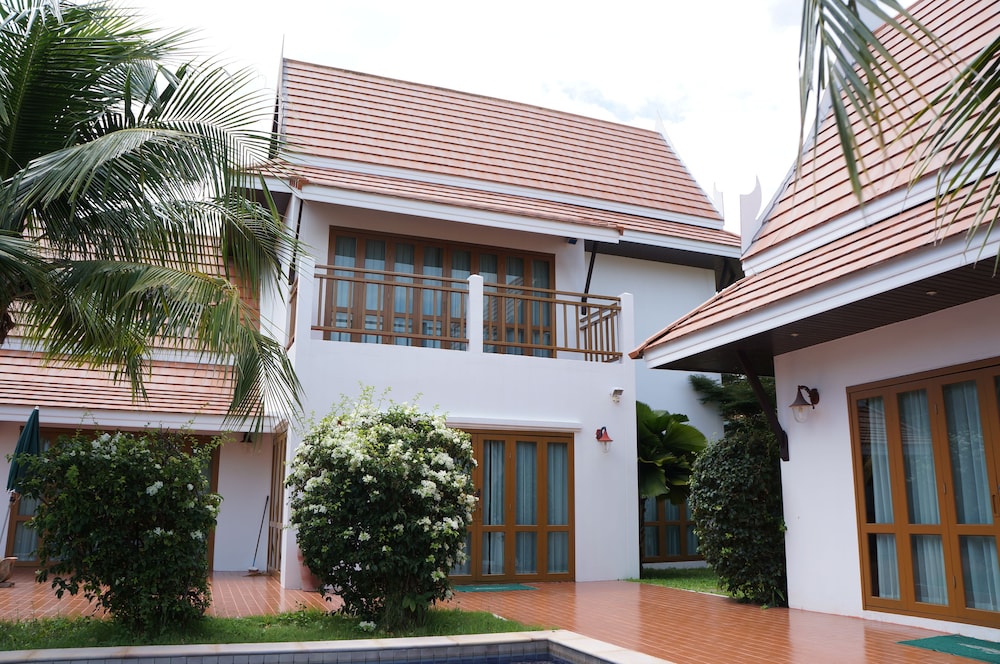 VIP Chain Resort Pool Villa 2/50