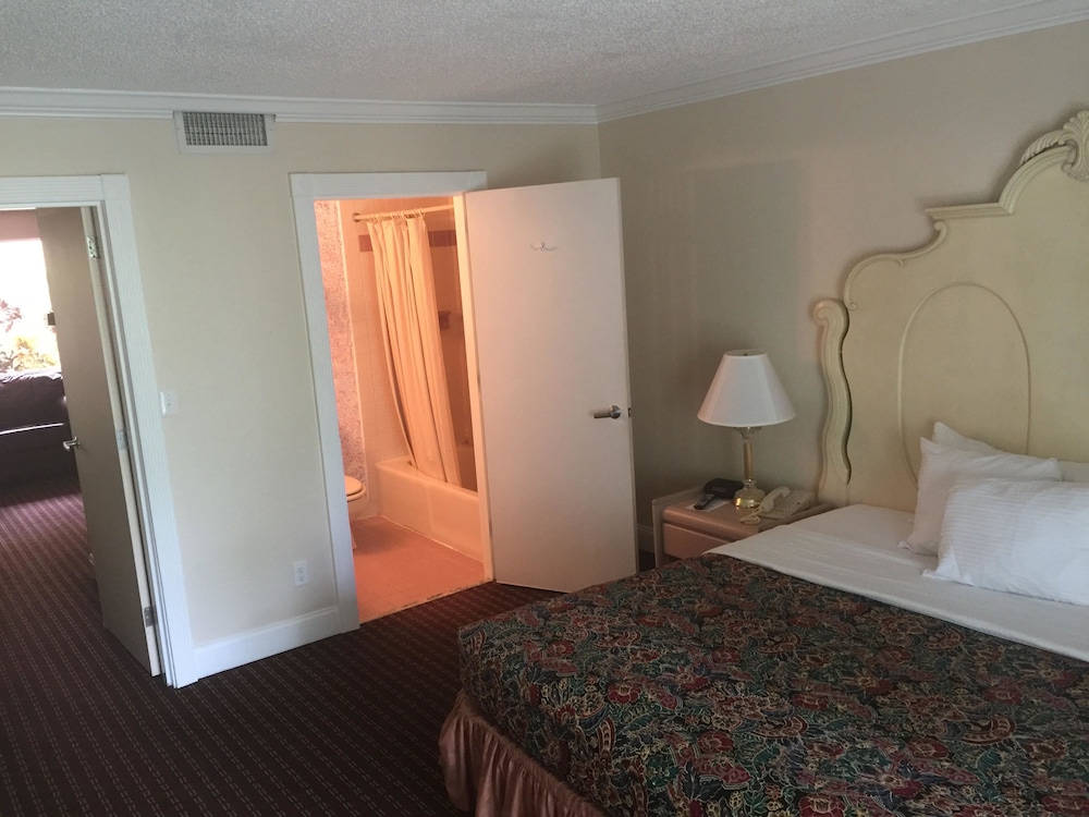 Grand Palms Resort 57/58