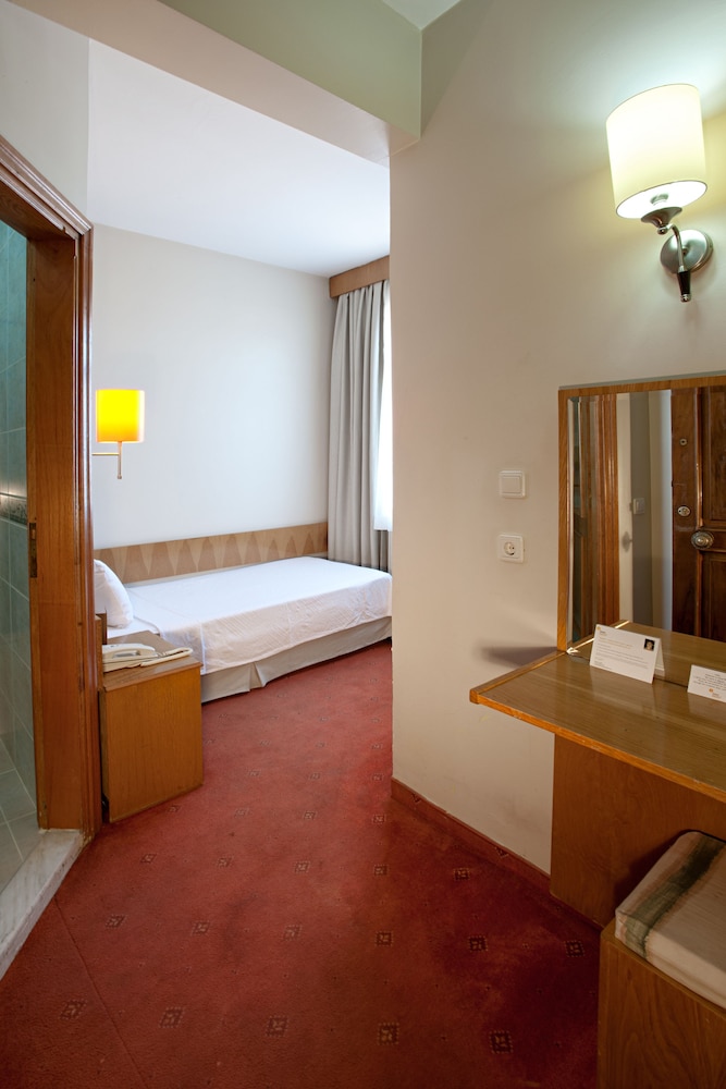 Ilkay Hotel Istanbul Formerly Ilkay Hotel 18/35