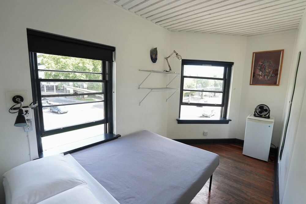 Ocean Island Inn Backpackers Suites Hostel 19/79