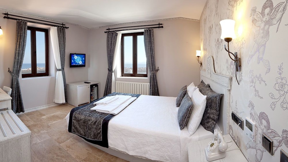 SUPERIOR, DOUBLE BED, SEA VIEW
