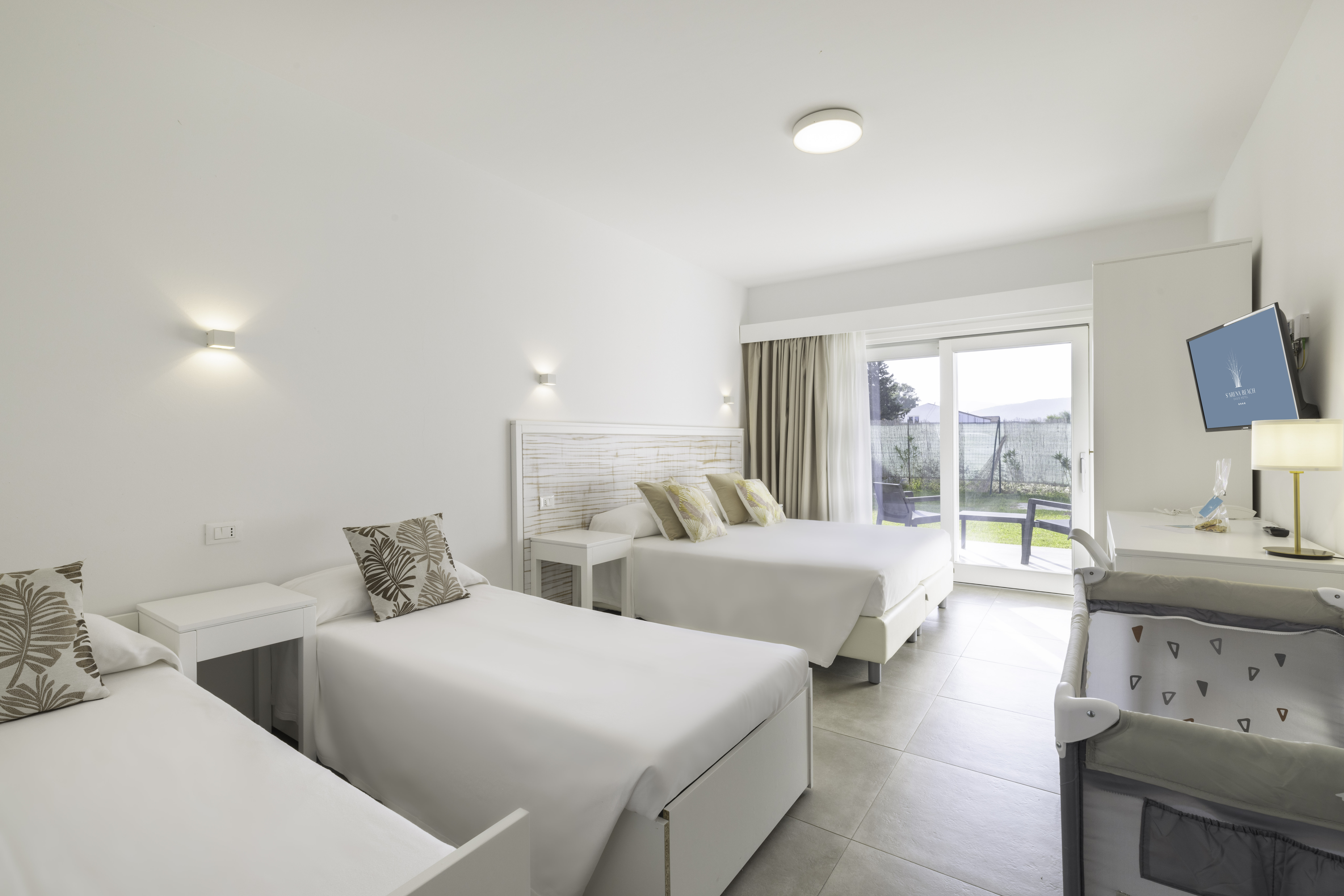 Room, Quadruple