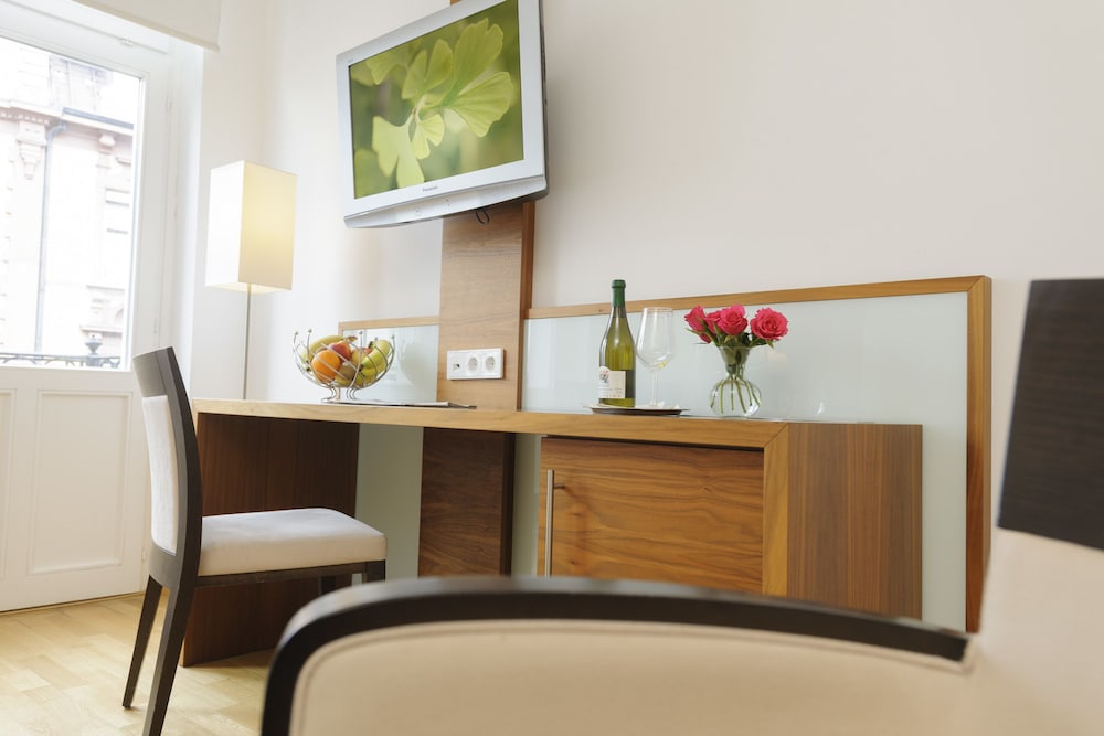 HOTEL AUGUSTINER TOR 4/55