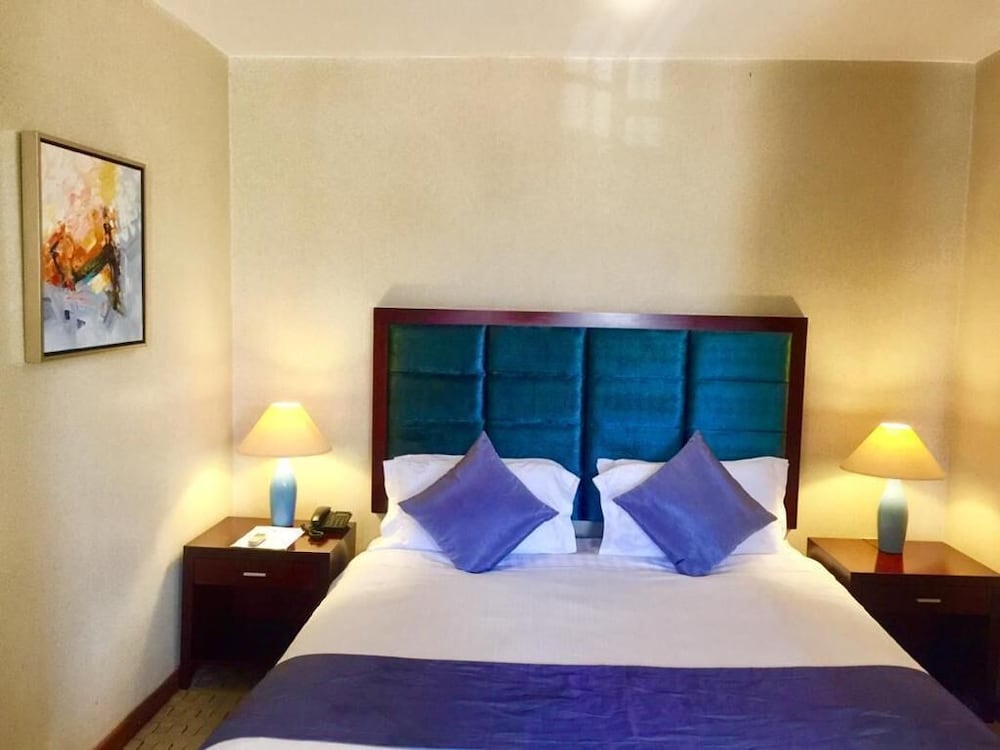 1 Bedroom, Executive, King Bed, Hill View, Private Bathroom