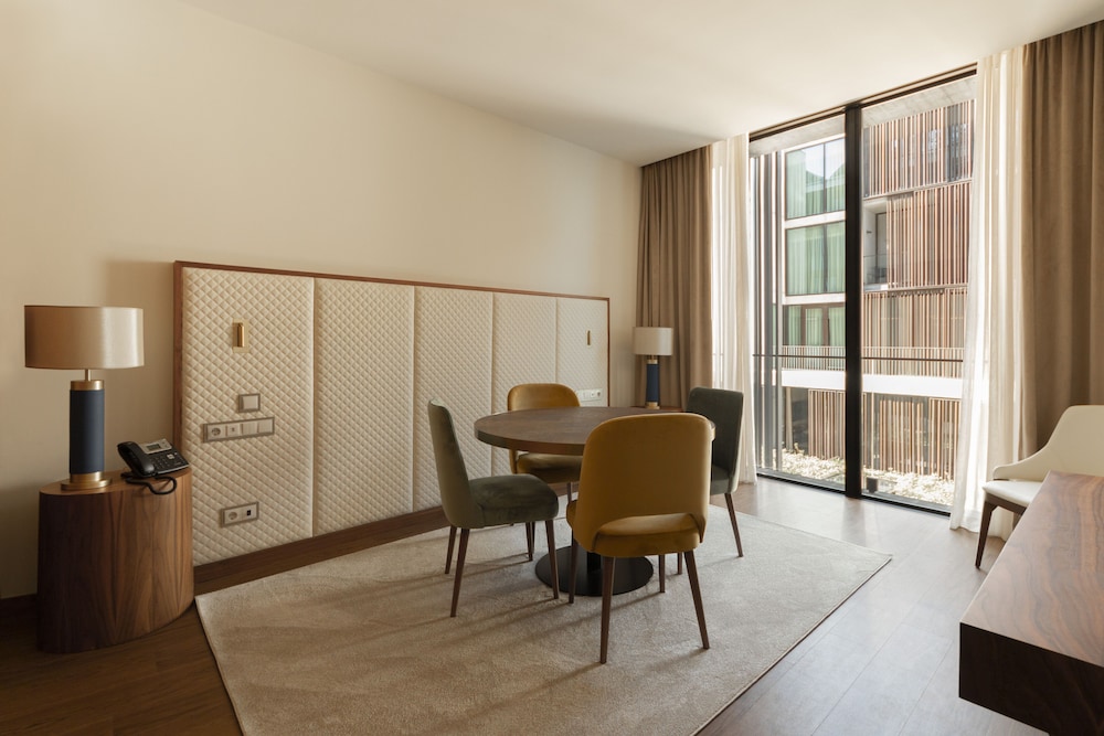 Boeira Garden Hotel Porto Gaia, Curio Collection by Hilton 45/64