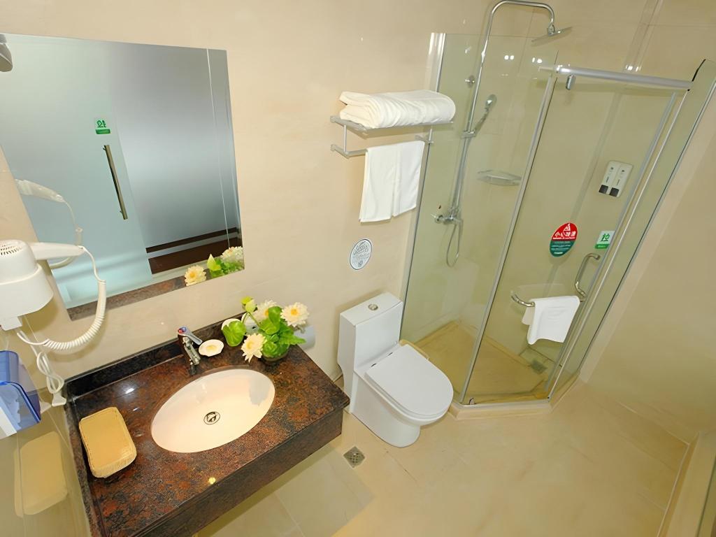 Greentree Inn Zhenjiang Science And Technology University Youth Square Express Hotel 41/41