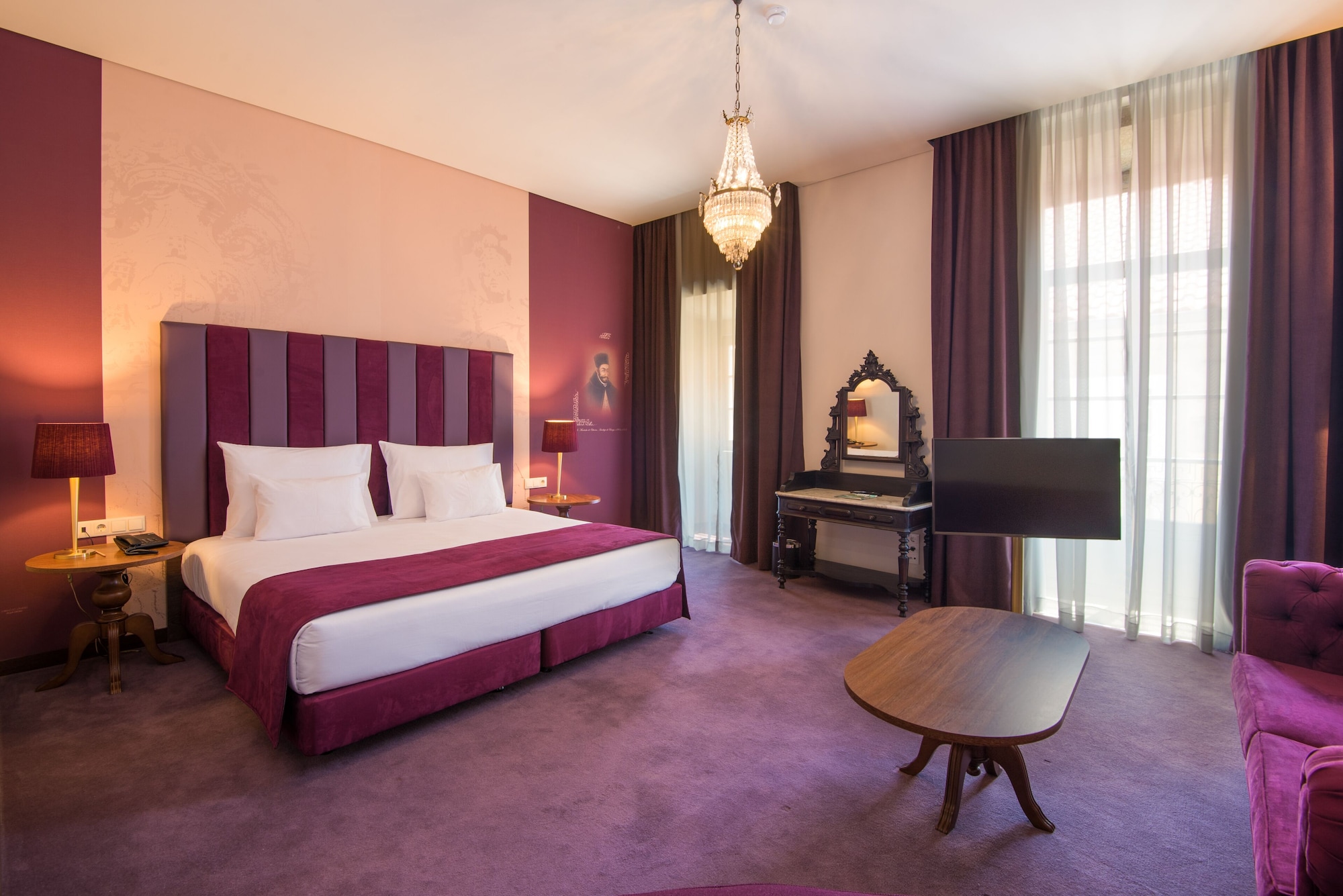 Palace, Family, Double Bed, Sofa