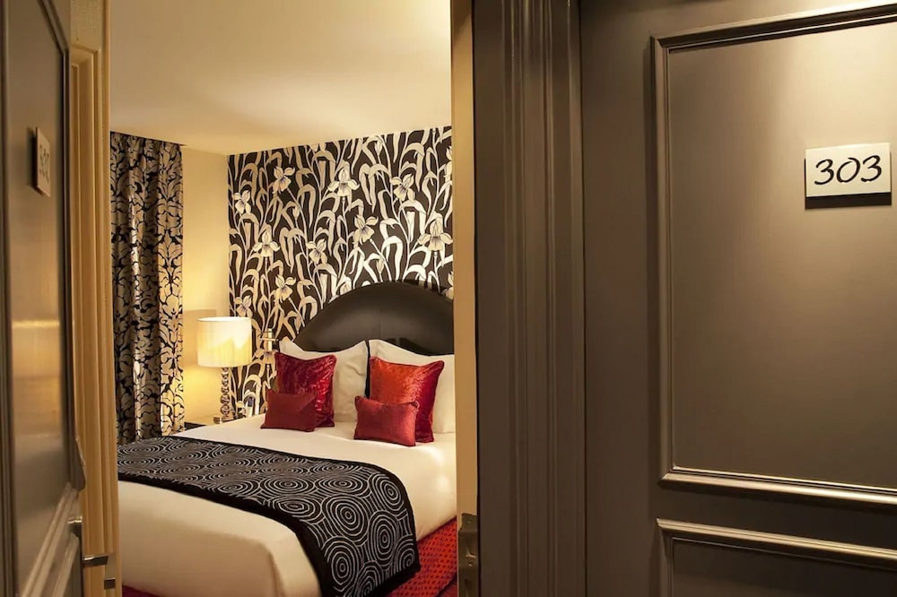 Hotel Le Petit Paris 7/63