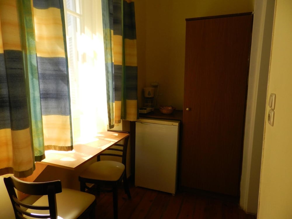 En Ermoupoli 38/50