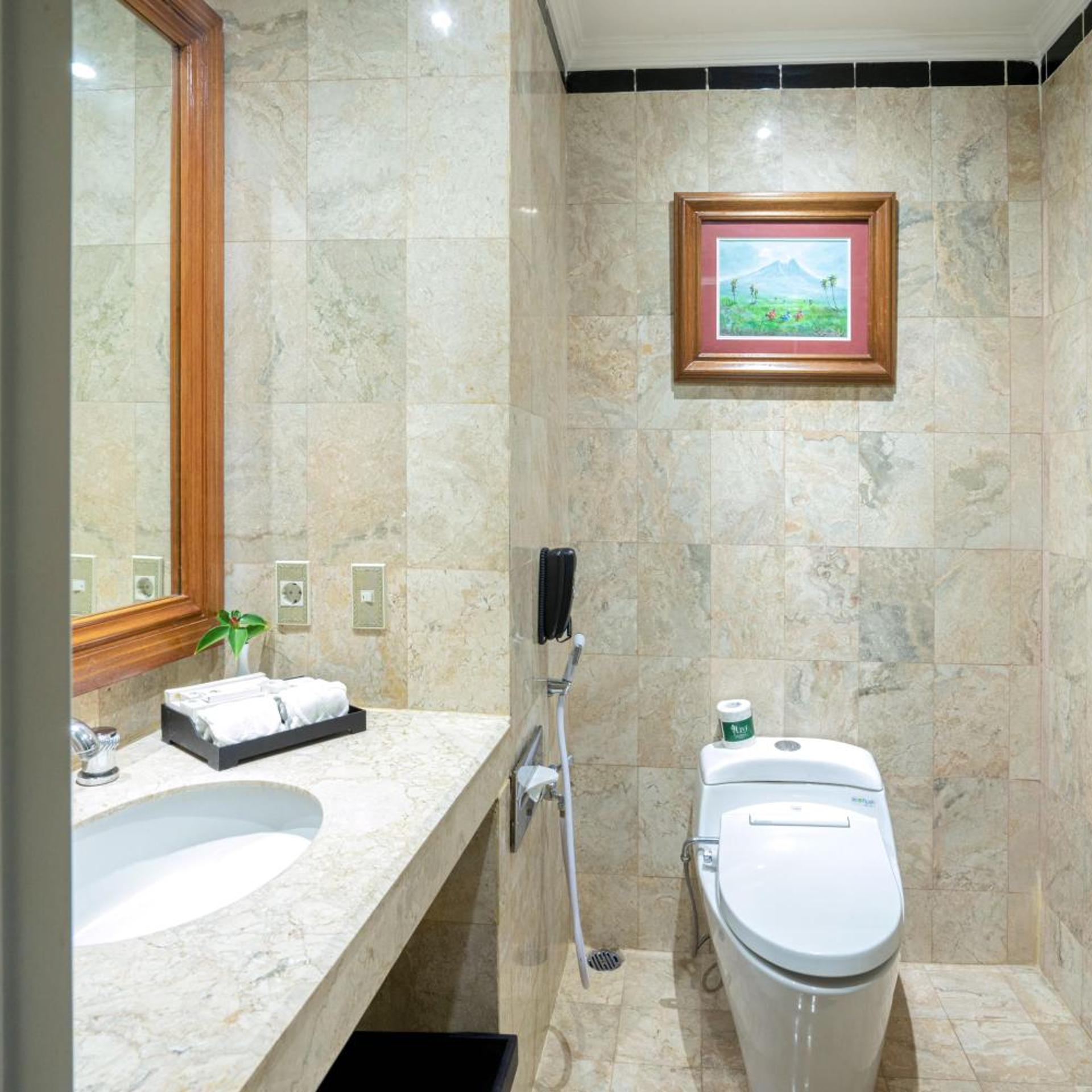 غرفة بسرير مزدوج، Hotel Bumi Senyiur 2/2