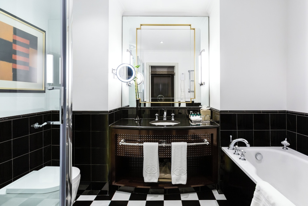 Sofitel London St James 68/70