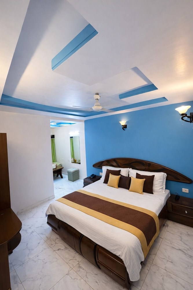 ASHOKA HOTEL 18/55