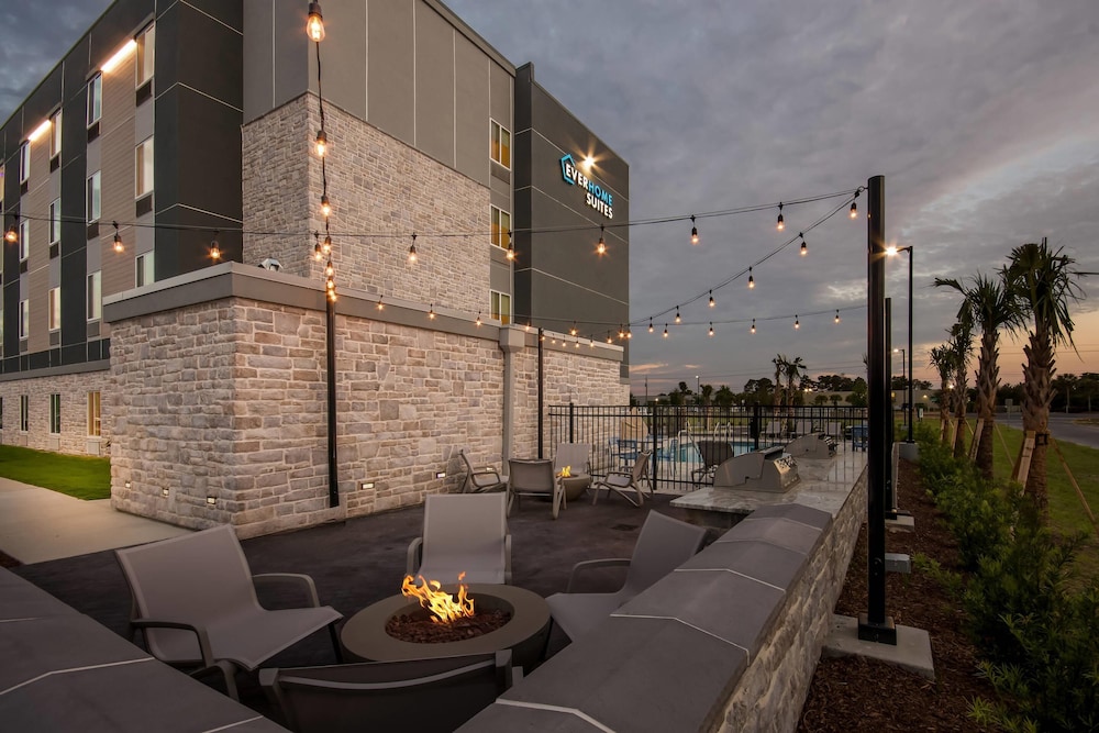 Everhome Suites Panama City Beach - 30A 44/60