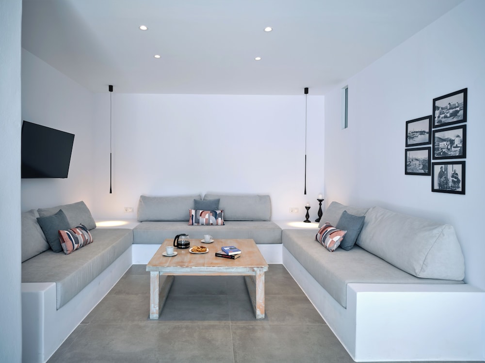 BLUE MARE VILLAS 28/48