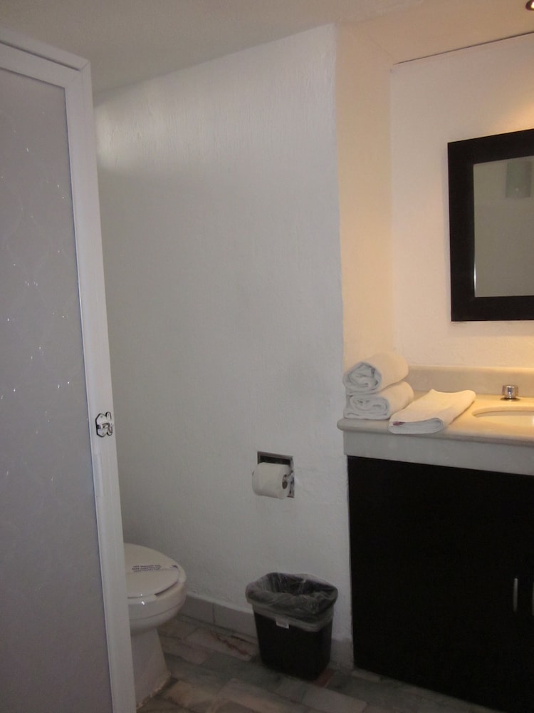 Hotel Solamar Inn 39/48