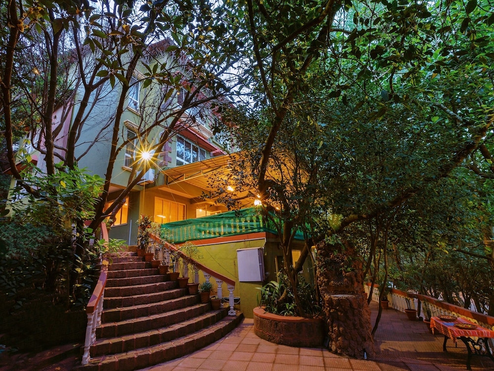 Bella Vista Resort 61/68