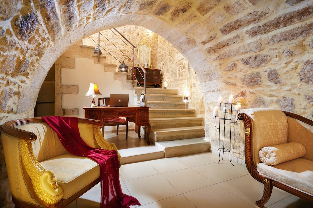 Archontiko Rector Suites 27/37