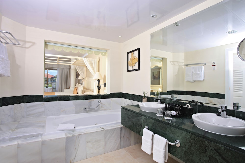 Bahia Principe Escape Aquamarine - Adults Only 72/72