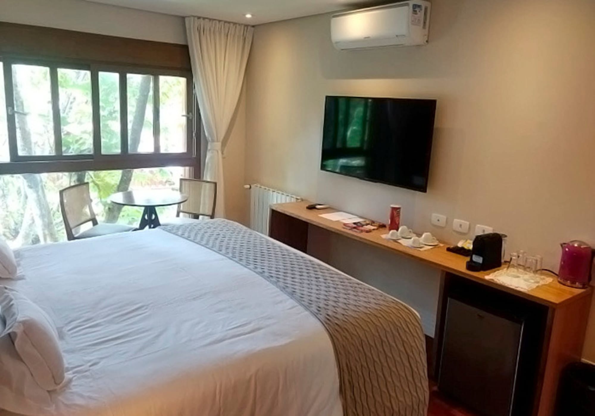 DELUXE, APARTMENT, KING BED, BATHTUB