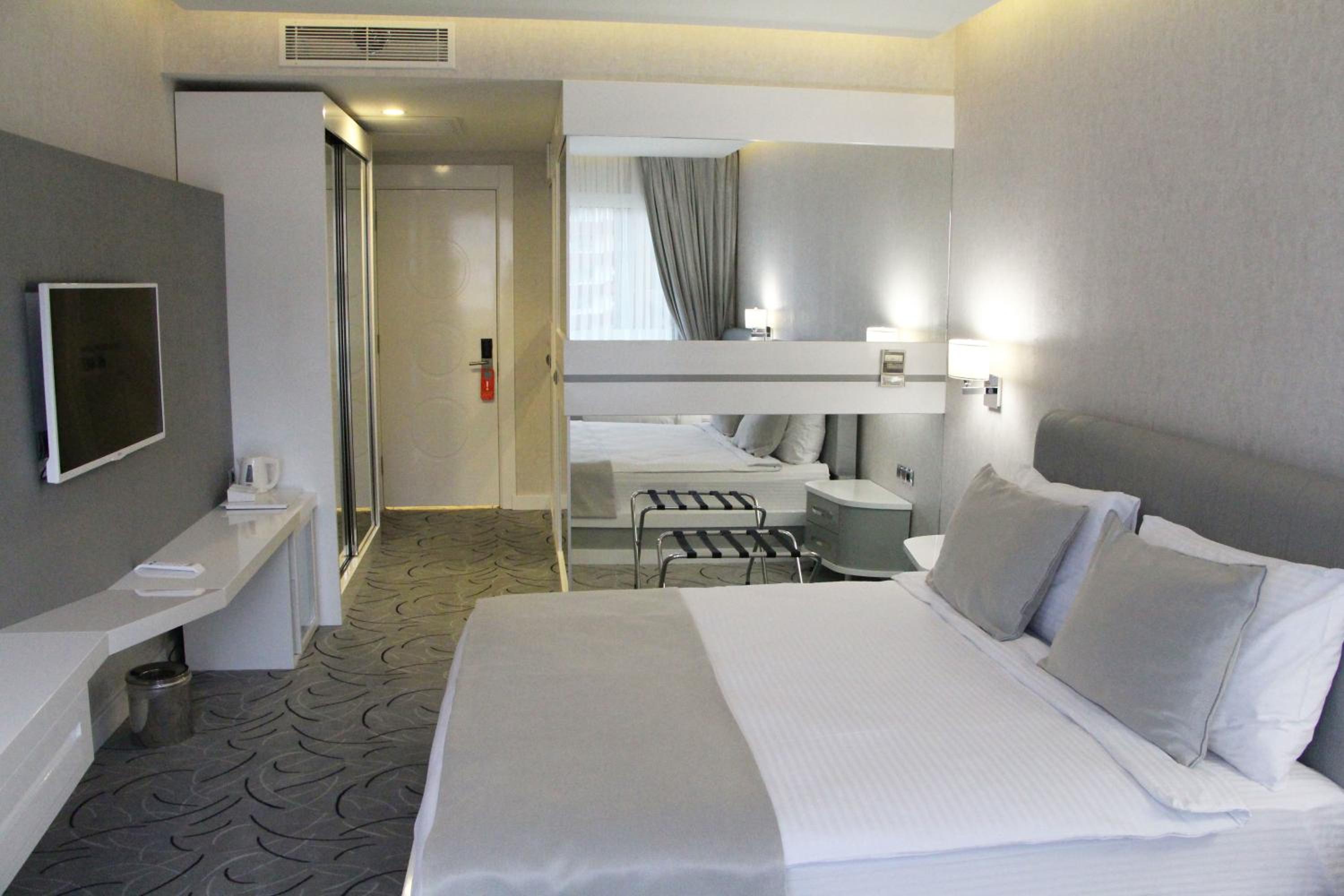White Line Boutique Hotel 11/27