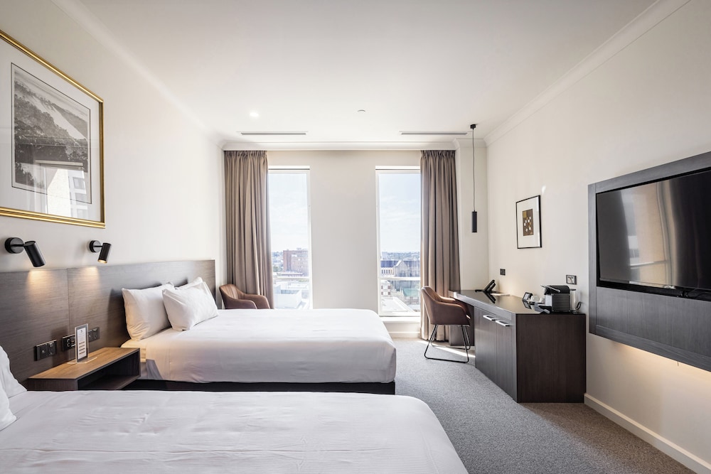 Premier, 2 Double Beds, Duxton Hotel 4/5