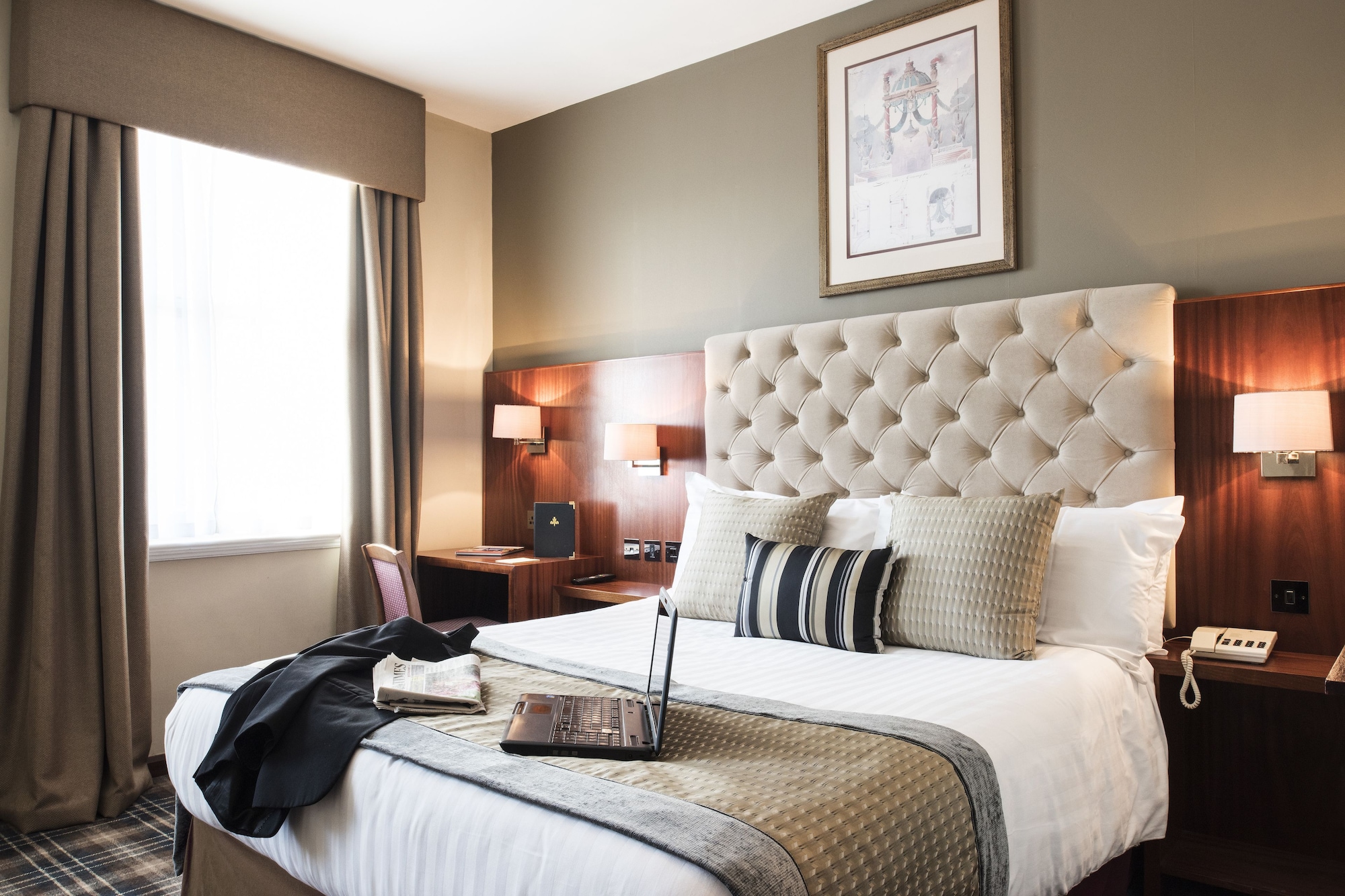 ROOM, DOUBLE BED