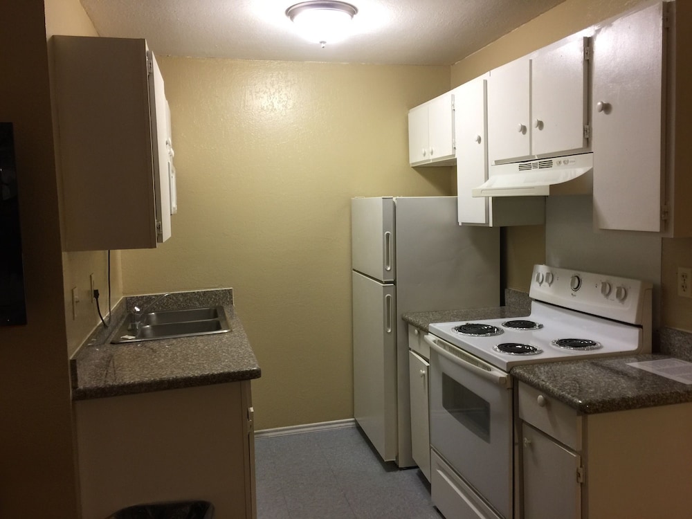 Ranch House Inn and Suites 25/28