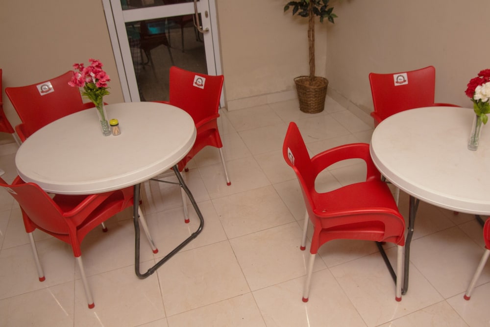 Appiah's Royal Suites 38/45